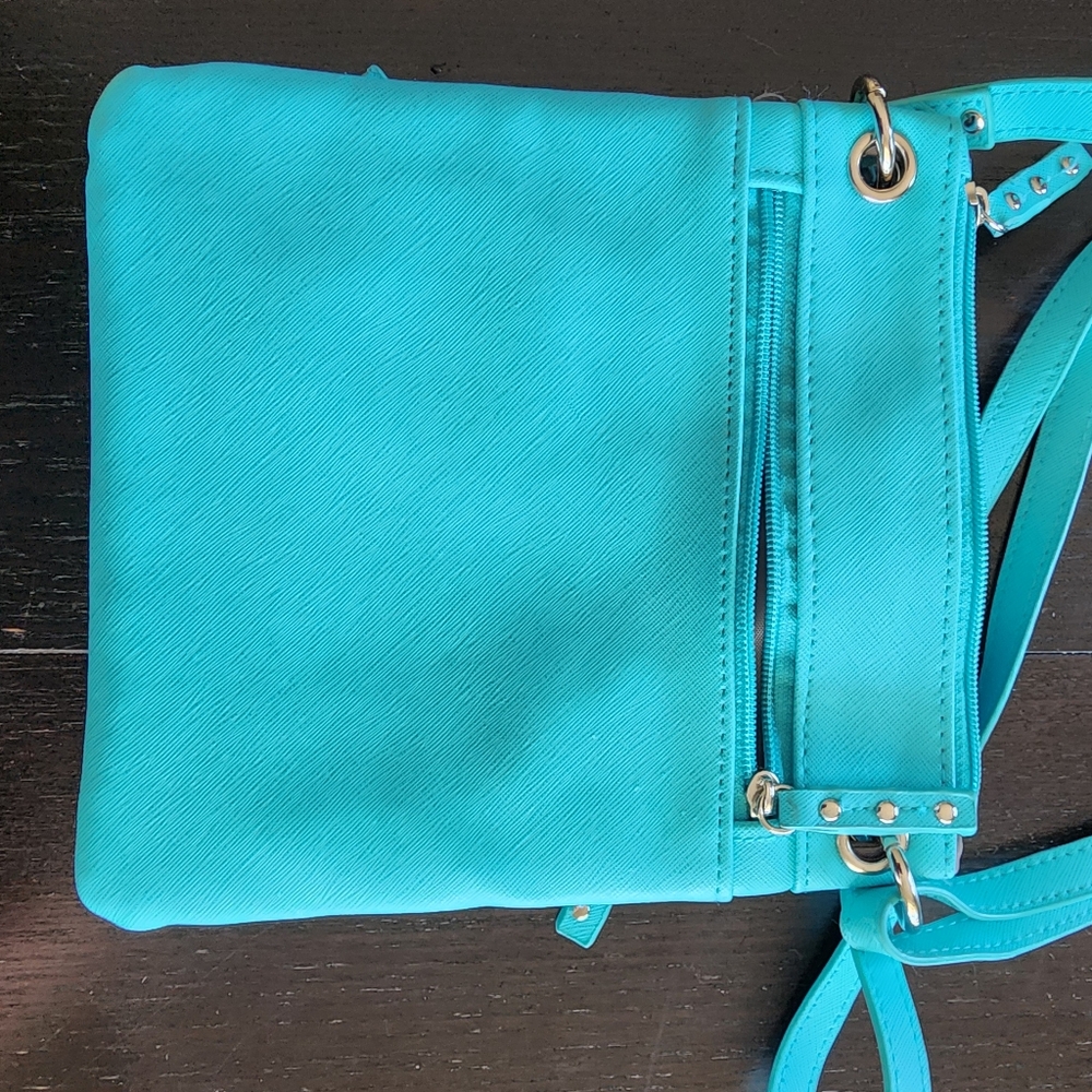 Gorgeous NWOT Nicole Miller Aqua Crossbody Bag Adjustable Strap Lots of Pockets - Picture 6 of 9